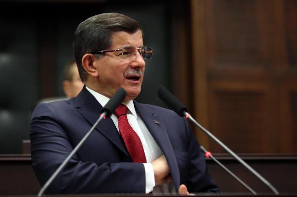 Davutoğlu: Irak'ta asker bulunduranların Türkiye'nin Musul'a verdiği desteği istismar etmelerini kınıyorum