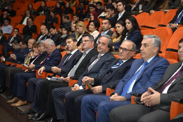Aziz Torun: Siyasetle beraber giden ya da destek alan işadamlarının sonra tökezlediğinin örnekleri çok