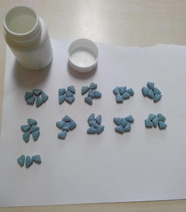 Durdurulan araçta 54 Ecstasy hap ele geçirildi