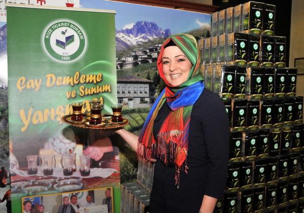 Rize'de en iyi çay demleyen 3 kadına yarım ton kuru çay