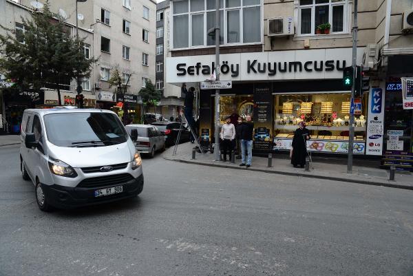 Sürücü caddeye hızla girdi..2'si ağır 7 yaralı