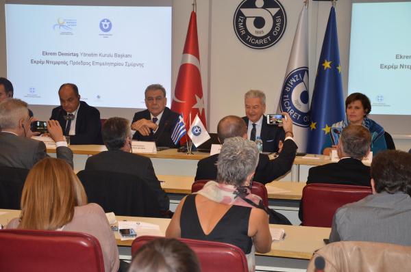 Komşu Türkiye'nin krizden çıkışını örnek alacak