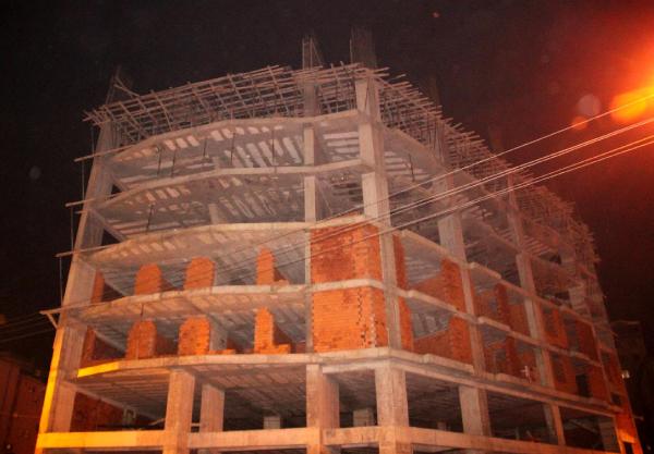 İntihara kalkışan alkollü hamile kadını polis kurtardı