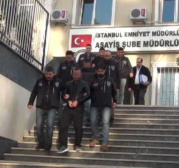 Çaldıkları otomobilleri, motor ve şasi numaralarını değiştirerek satmışlar