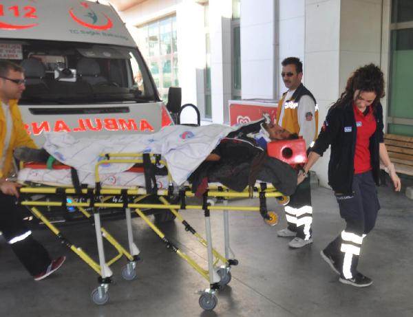 İşçi servisi devrildi: 7 yaralı