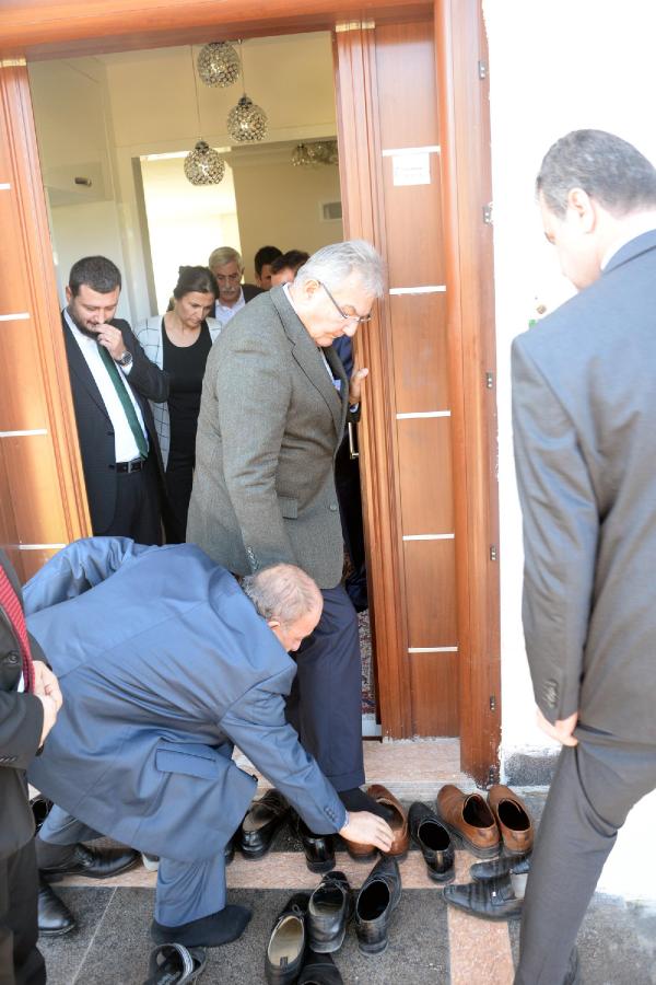 Deniz Baykal: Terörün dağ başından mahalleye indiği ortamdayız