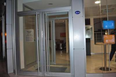 Levye ile banka soyma girişimi alarma takıldı