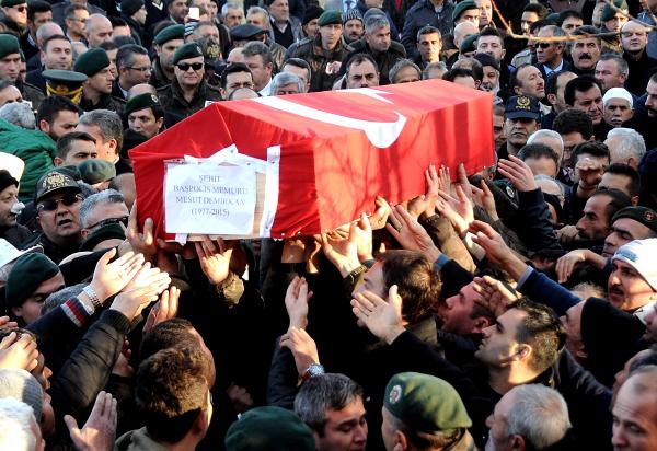 Şehit cenazesinde gözyaşları sel oldu