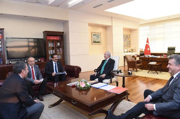 Kılıçdaroğlu, KESK Genel Başkanı Özgen ile görüştü