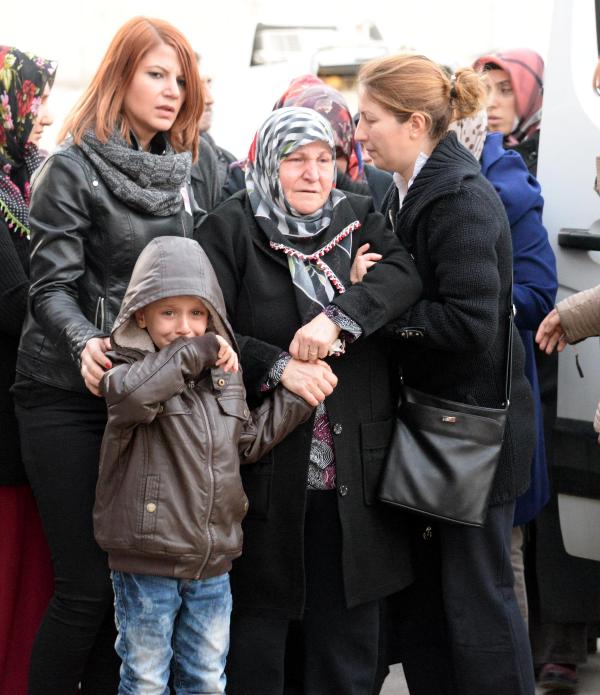 PKK'lılar Kurşunlu Cami bahçesindeki polislere ateş açtı: 1 şehit, 1 yaralı (3)
