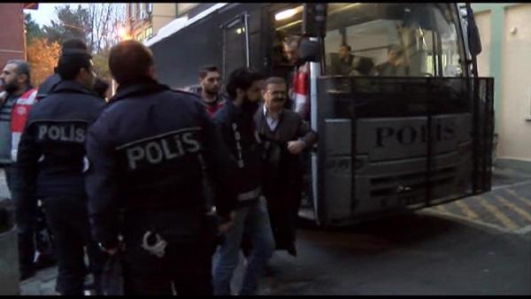 Gözaltına alınan eski emniyet mensupları sağlık kontrolunden geçirildi