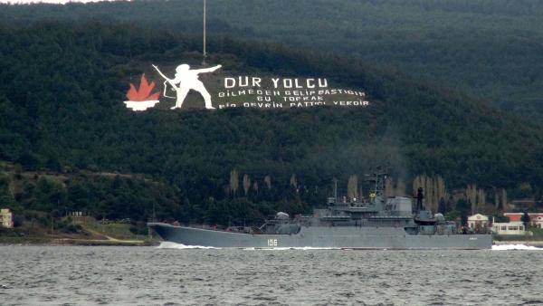Rus savaş gemisi 'Yamal' Çanakkale Boğazı'ndan geçti