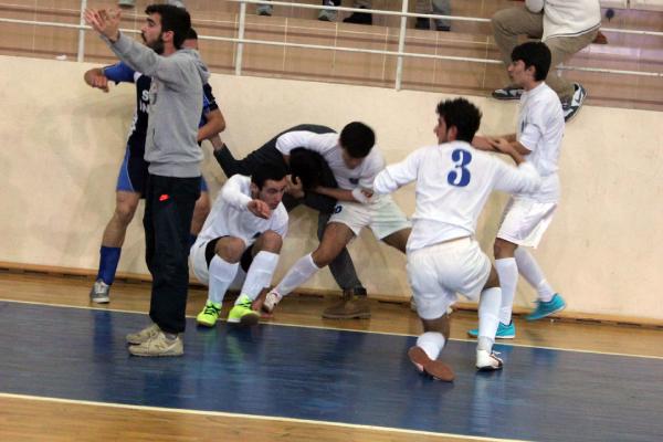 Futbol turnuvasında liseliler birbirine girdi