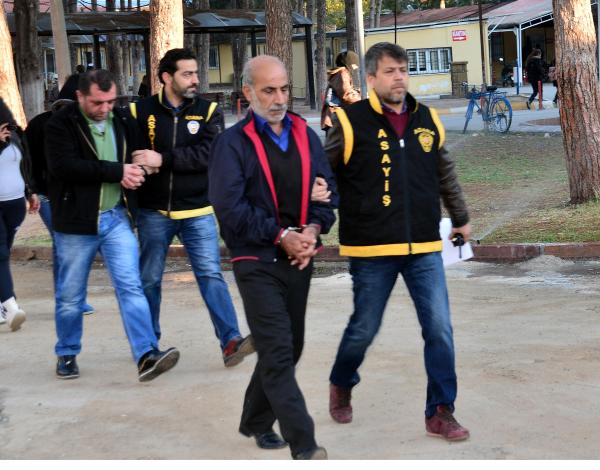 Kızına da fuhuş yaptırmış
