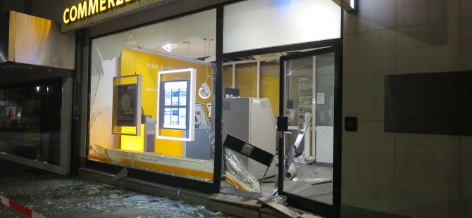 ATM’yi havaya uçurup soydular