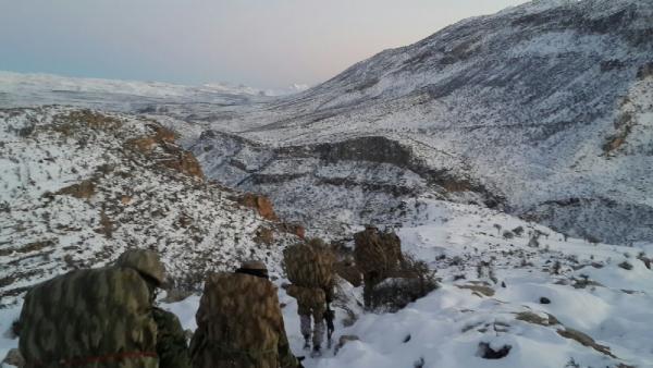 Siirt'te PKK'ya yönelik -18 derecede ve 40 santimetre kar altında dev operasyon