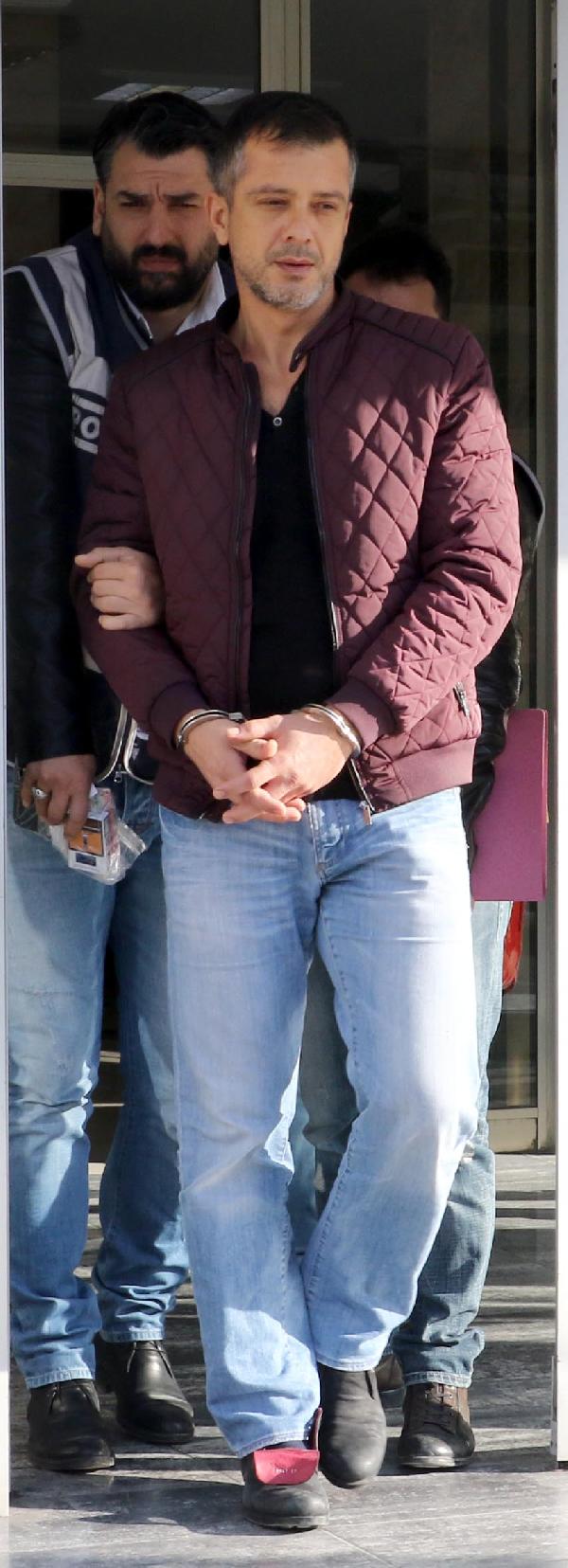 Polis, uyuşturucu operasyonunda bonzai hammaddesi ve çok sayıda ecstacy hap ele geçirdi