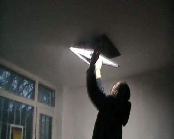 Tavan arasındaki zulada 80 bin paket kaçak sigara...