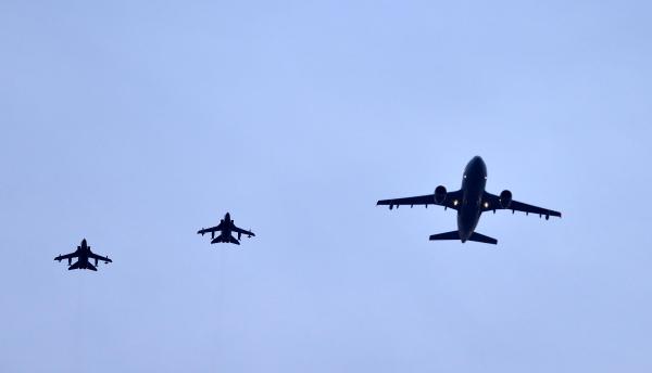İncirlik'te Alman keşif uçakları bekleniyor (3)
