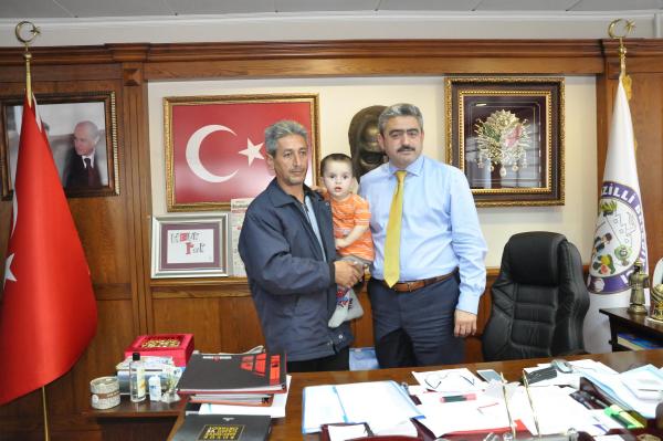 Minik Özgür Mert ve ailesine Başkan'dan destek