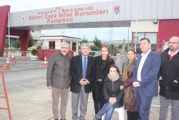 CHP'liler Can Dündar ve Erdem Gül'ü ziyaret etti
