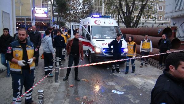 Üniversite önünde palalı-silahlı kavga: 2 yaralı...