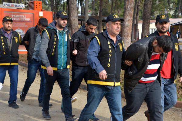 Aynı kadını üçüncü kez dolandırmak isteyince yakalandılar