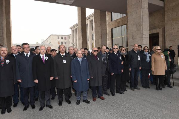 Kılıçdaroğlu, Kemal Okyay için TBMM'de düzenlenen cenaze törenine katıldı
