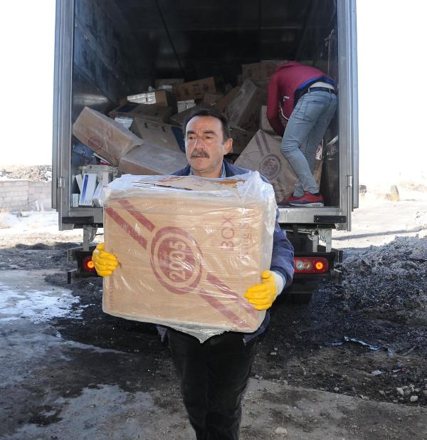 Nevşehir’de 74 bin paket kaçak sigara yakılarak imha edildi
