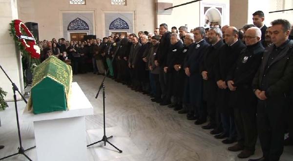 Abdullah Gül yakın arkadaşının cenazesine katıldı