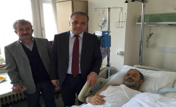 Çatışmada yaralanan polisi belediye başkanı ziyaret etti