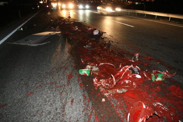 Kamyon, salça yüklü TIR’a çarptı: 1 yaralı