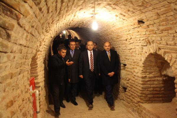 Akdoğan: Tarihi esere zarar verenlerin El Kaide ve IŞİD’den farkı yoktur