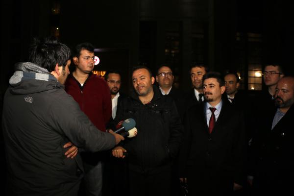 Serbest bırakılan polisler Adliye önünde açıklama yaptı