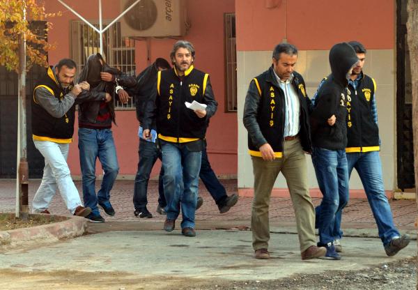 Mezarlıkta hırsızlığa 5 tutuklama