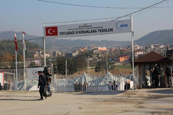Başbakan Yardımcısı Akdoğan, Hatay'da Türkmenleri ziyaret etti