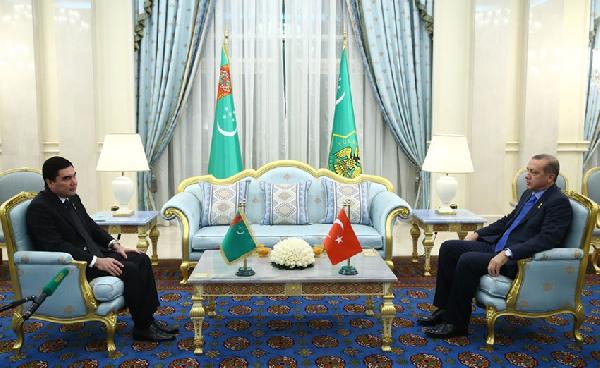 Cumhurbaşkanı Erdoğan, Türkmenistan Devlet Başkanı Berdimuhamedov’la görüştü