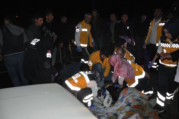 Nizip'te zincirleme kaza: 2 ölü, 4 yaralı