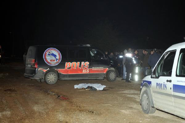 Zorla bindirildiği otomobilden atılan genç kız hayatını kaybetti