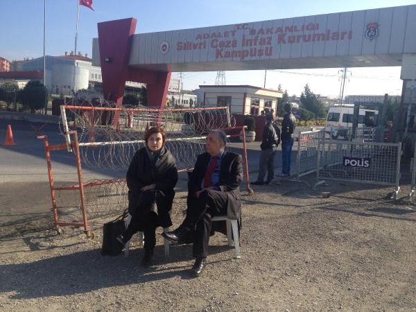 Silivri'de "Umut Nöbetini" Güldal Mumcu tuttu