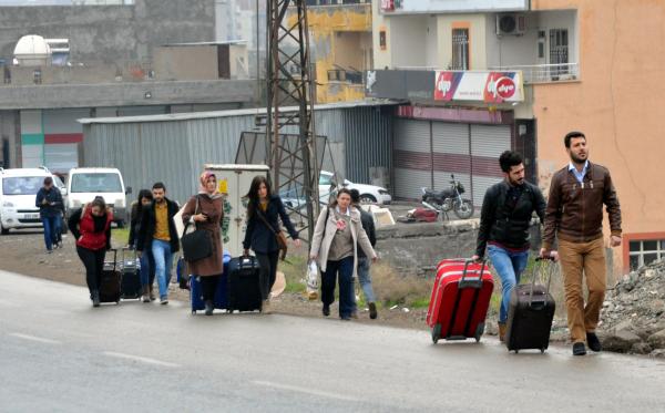 SMS geldi tüm öğretmenler Cizre ve Silopi'yi terk ediyor (2)