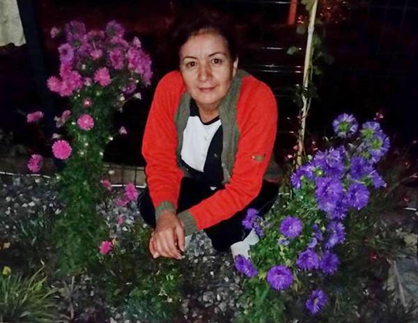 Oğlunun öldürdüğü kadının cenazesi toprağa verildi