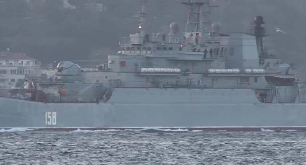 'Ceaser Kunikov' İstanbul Boğazı'ndan  Karadeniz'e açıldı