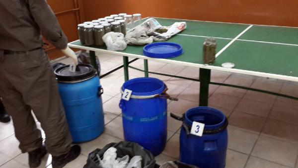 Sakarya'da toprağa gömülü 45 kilo esrar bulundu