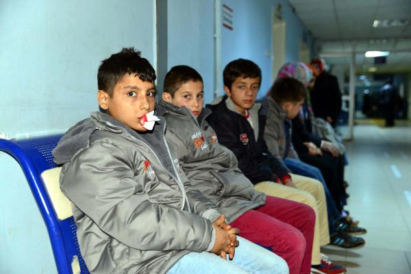 Erbaa'da kamyonla minibüs çarpıştı: 13 yaralı