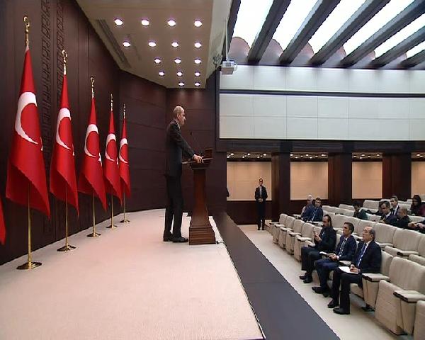 Kurtulmuş: Teslim olsunlar, hendek siyasetinden vazgeçtiklerini ilan etsinler