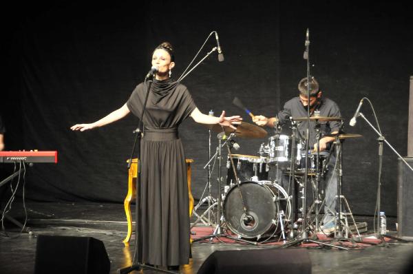 Caz sanatçısı Jehan Barbur'dan İzmit'te konser