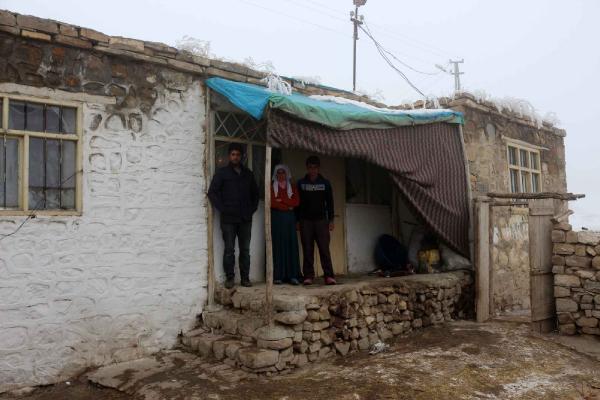İran sınırında öldürülen kaçakçının ailesi perişan
