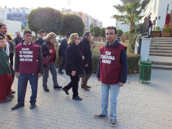 Mersin’de taşeron işçilerden 'Duran adam' eylemi