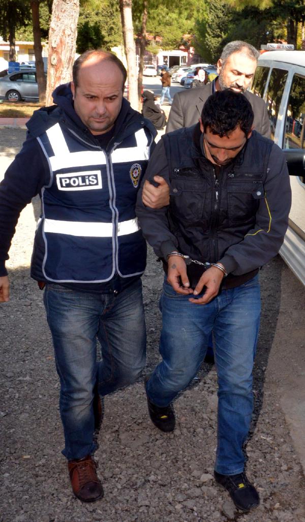 Çaldıklarını bebek arabasına sakladı, yakalanınca 'Eşim duymasın' diye yalvardı